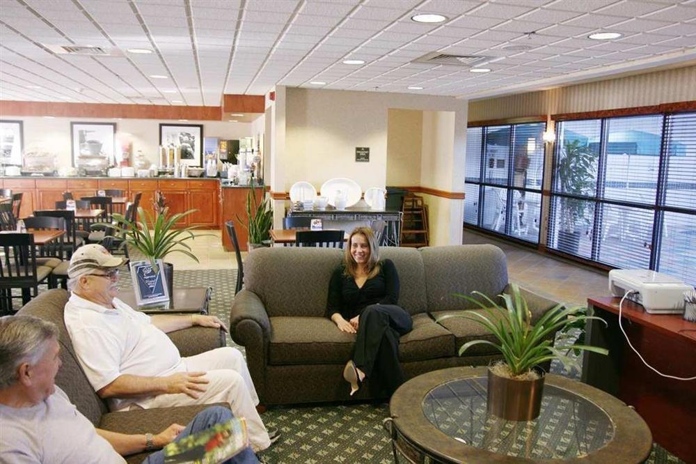 Hampton Inn Detroit/Belleville-Airport Area Interior photo