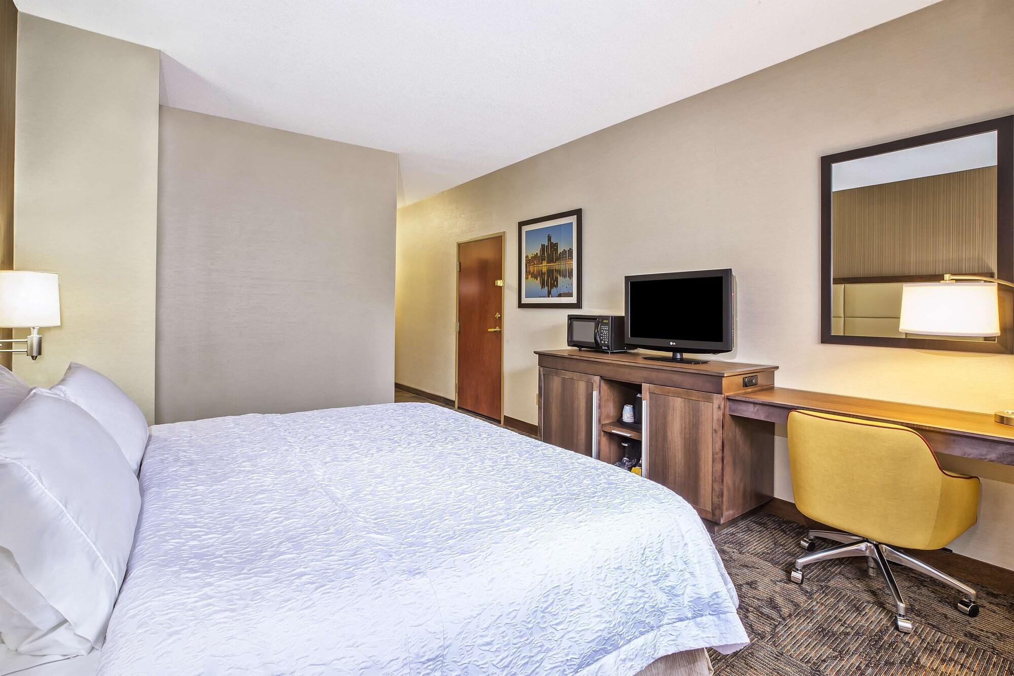 Hampton Inn Detroit/Belleville-Airport Area Exterior photo