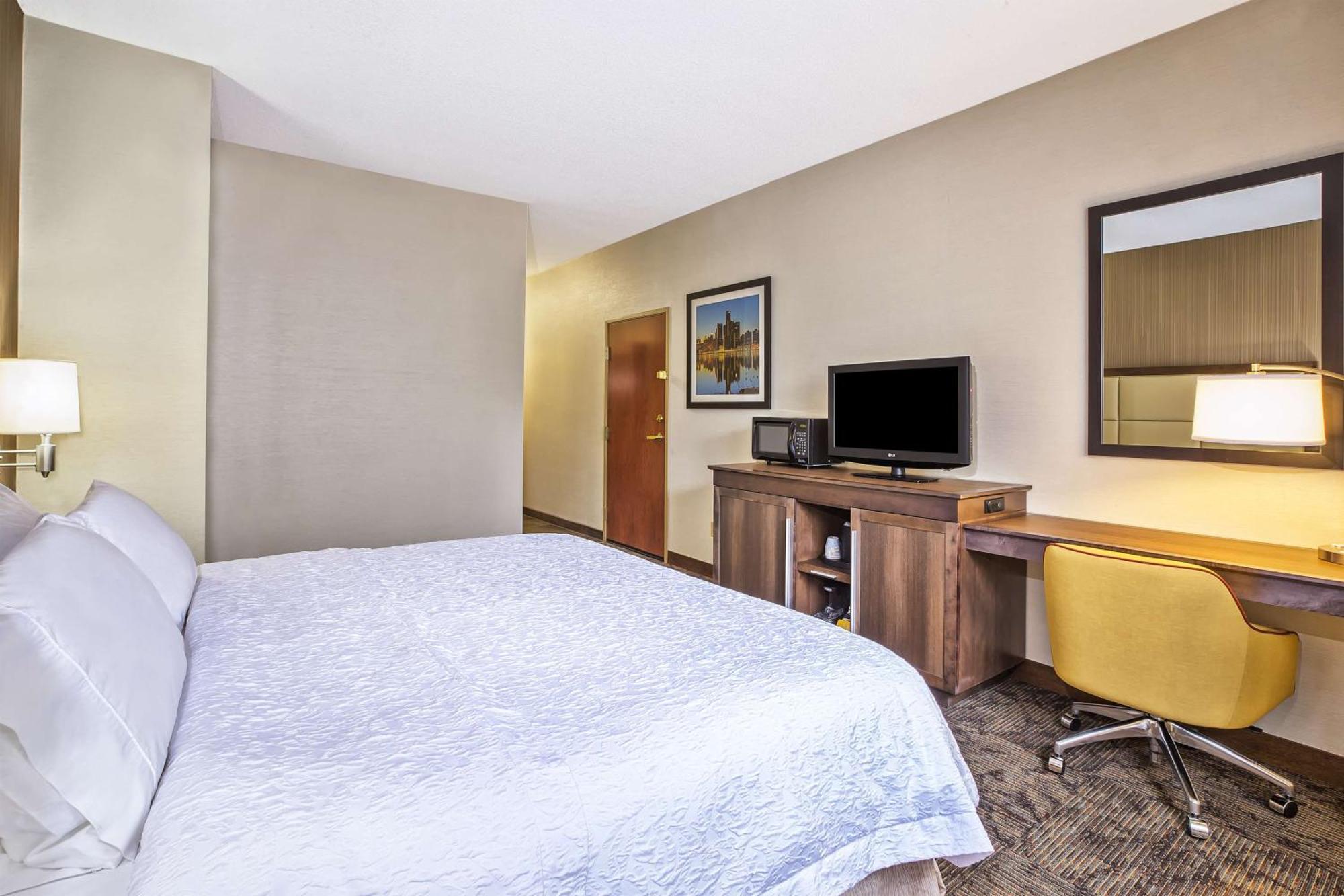 Hampton Inn Detroit/Belleville-Airport Area Exterior photo